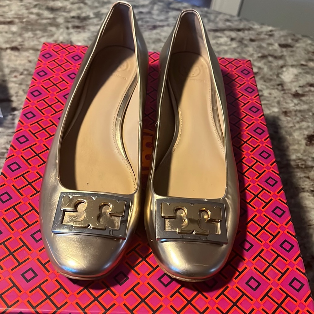 TORY BURCH Low Heel Gigi Pump Dress Mirror Metallic Gold